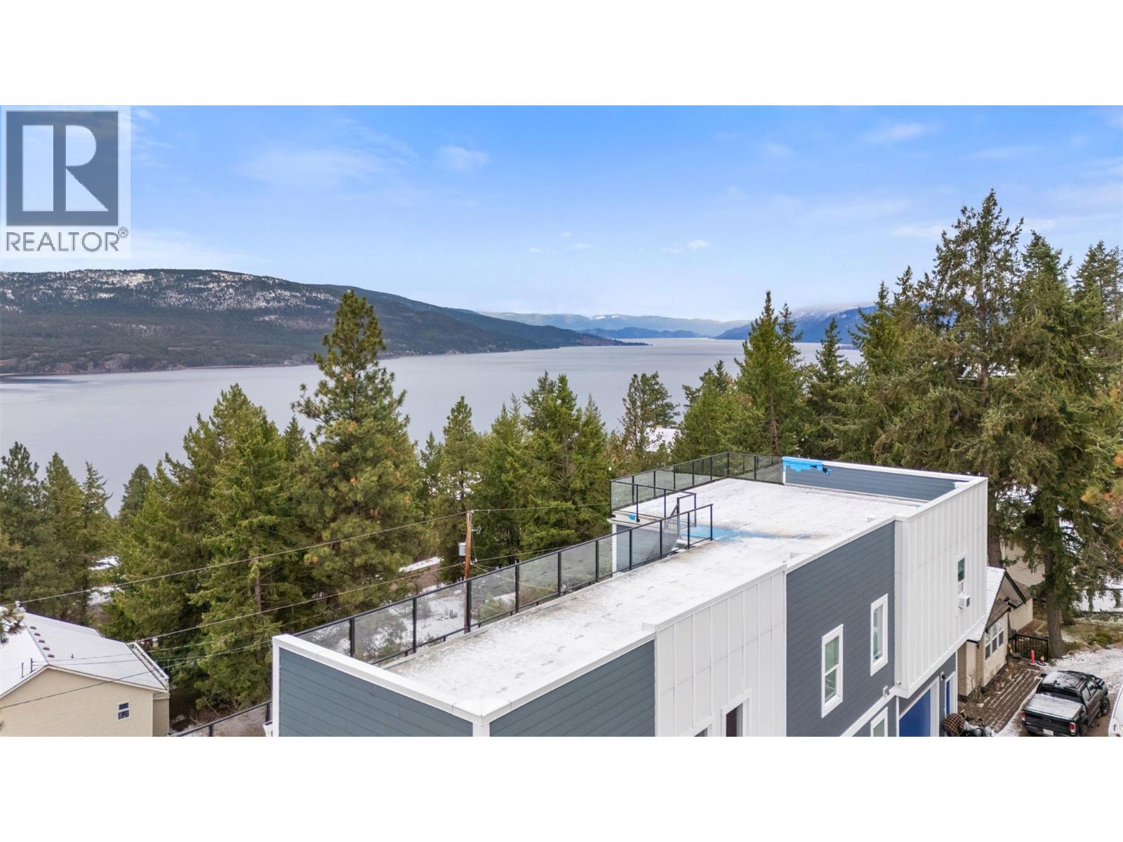 571 Mountain Drive, Vernon, British Columbia  V1H 2B7 - Photo 3 - 10378143