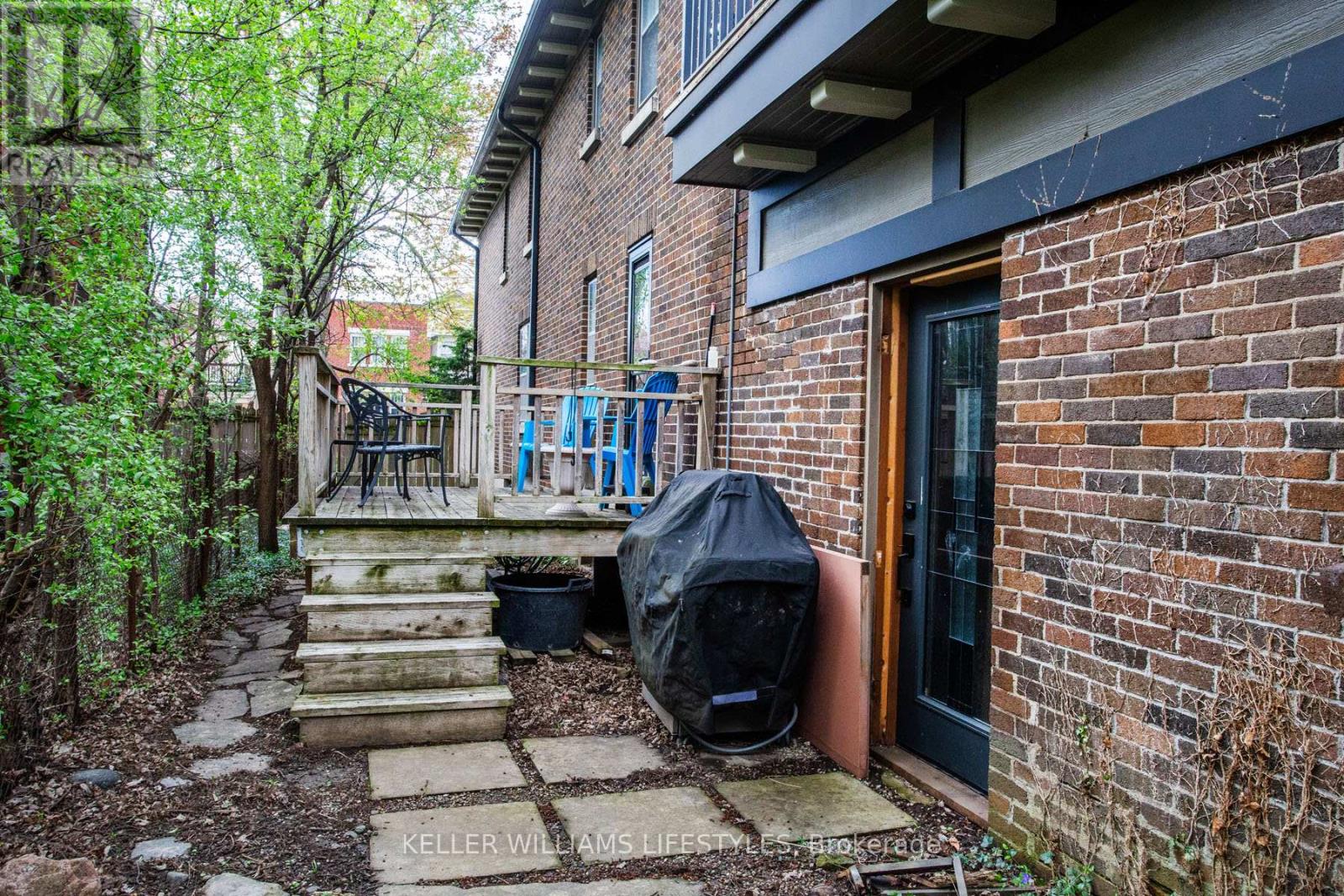 117 Elmwood Avenue E, London South, Ontario  N6C 1J4 - Photo 3 - X13064696