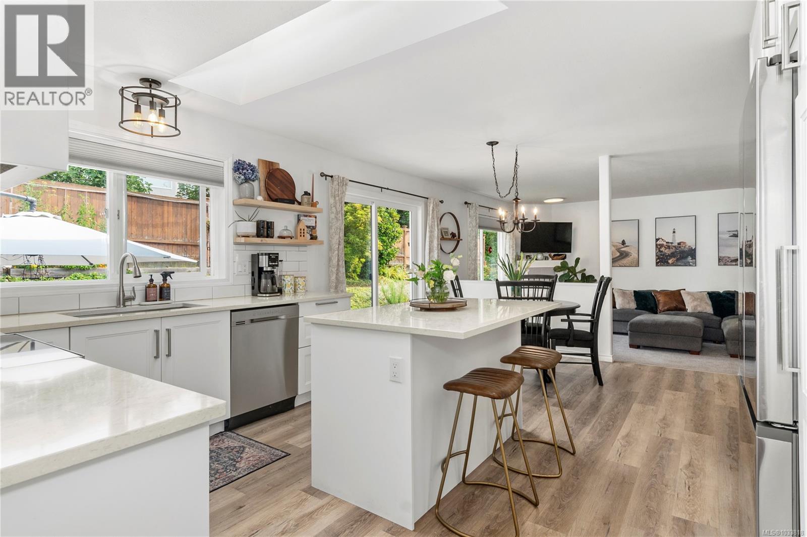 1860 Brant Pl, Courtenay, British Columbia  V9N 8Y8 - Photo 5 - 1033818