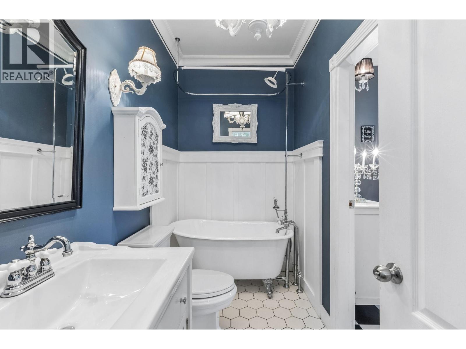 557 Lonsdale Avenue, North Vancouver, British Columbia  V7M 2G6 - Photo 22 - R3117614