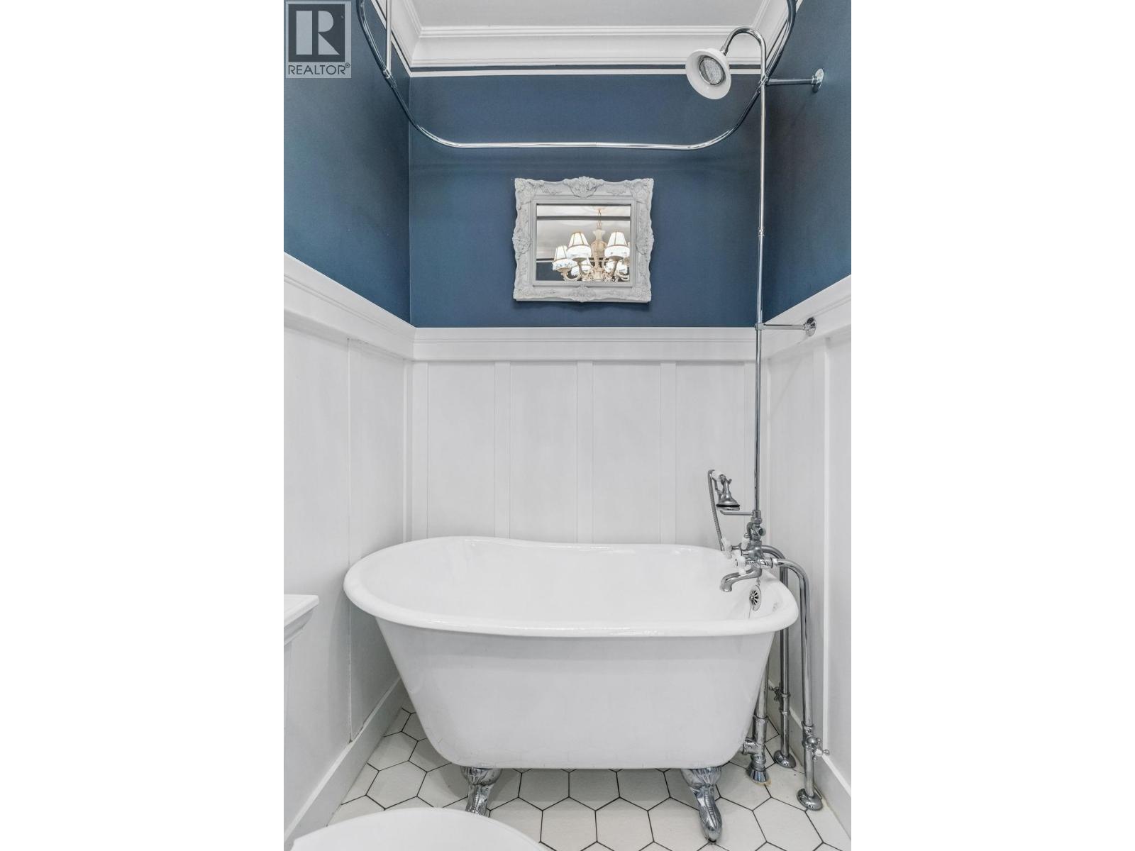 557 Lonsdale Avenue, North Vancouver, British Columbia  V7M 2G6 - Photo 23 - R3117614