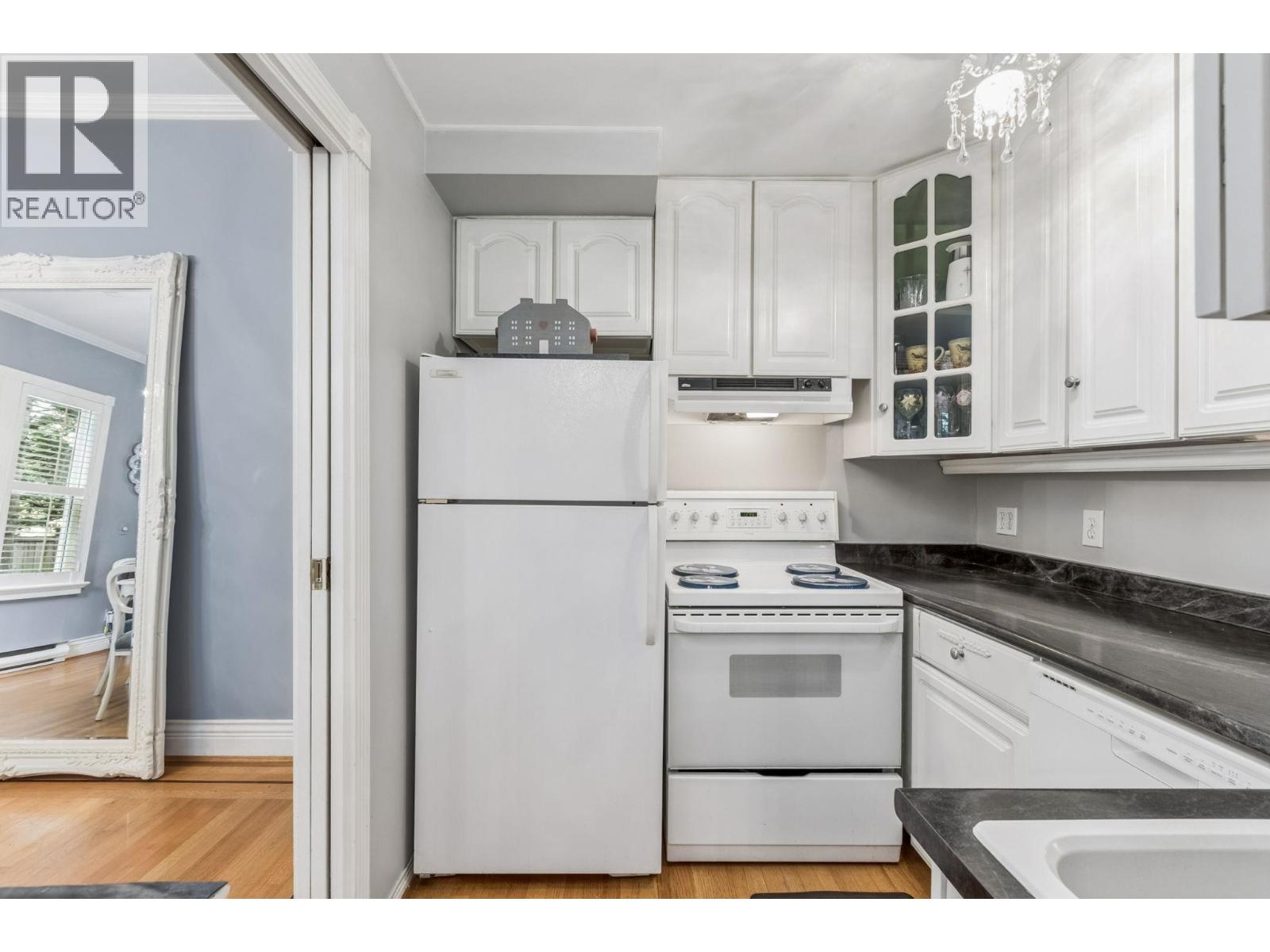 557 Lonsdale Avenue, North Vancouver, British Columbia  V7M 2G6 - Photo 13 - R3117614