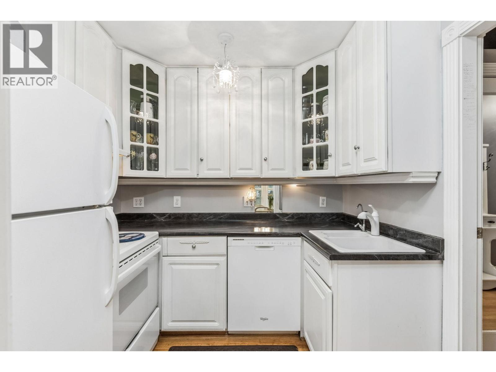 557 Lonsdale Avenue, North Vancouver, British Columbia  V7M 2G6 - Photo 14 - R3117614