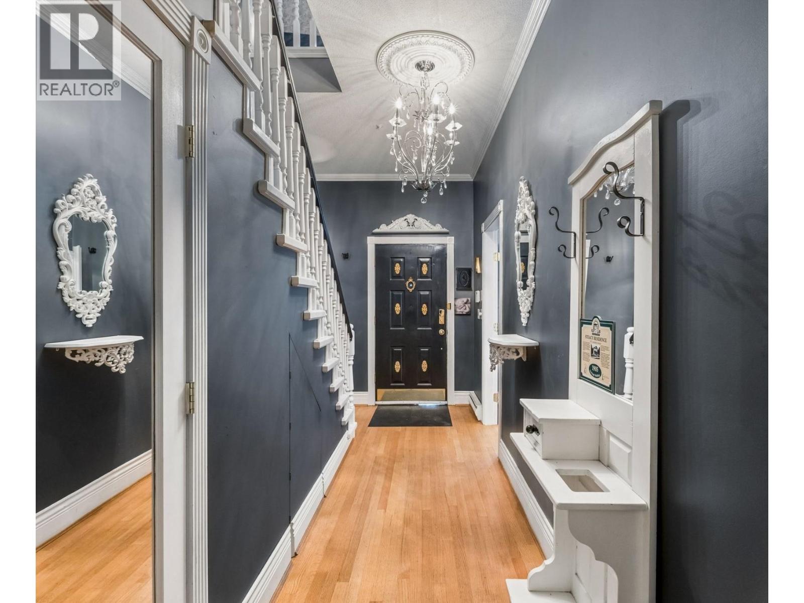 557 Lonsdale Avenue, North Vancouver, British Columbia  V7M 2G6 - Photo 5 - R3117614