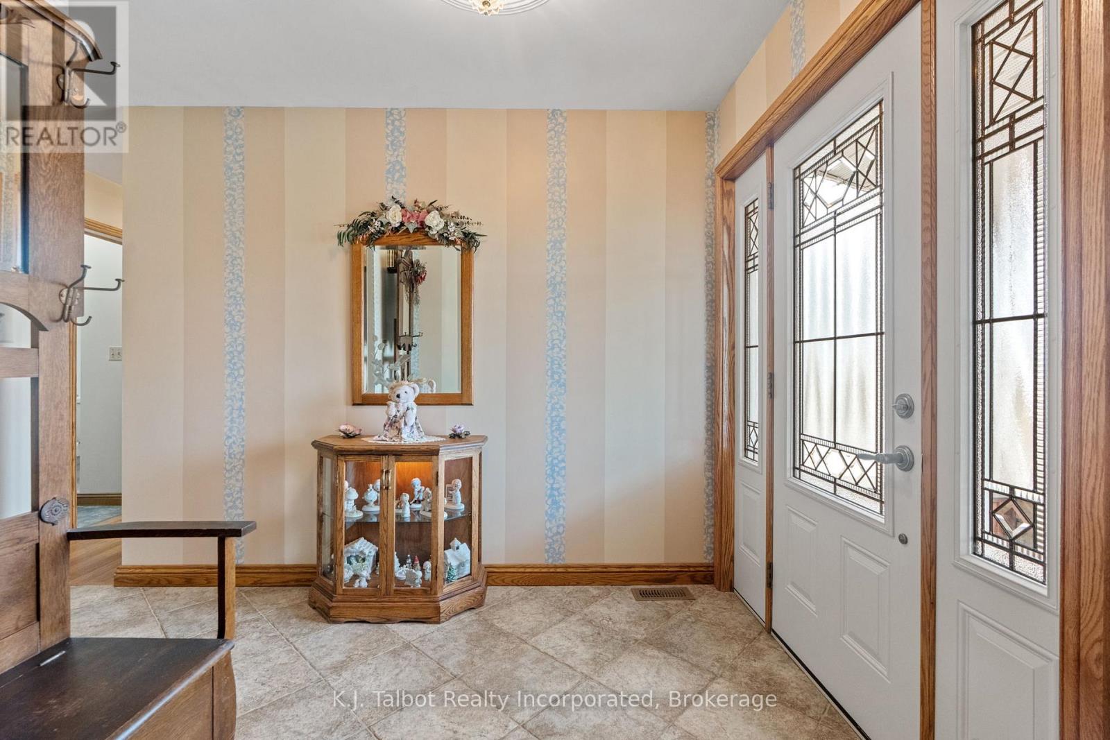 41342 Walton Road, Morris Turnberry, Ontario  N0K 1Z0 - Photo 10 - X12941224