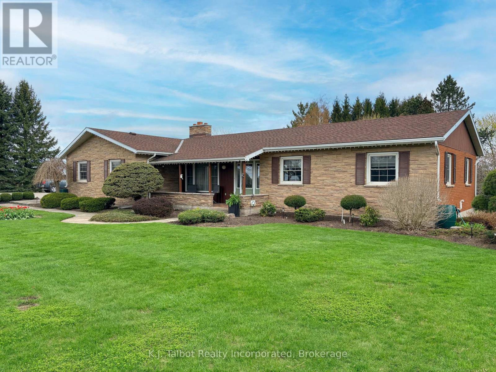 41342 Walton Road, Morris Turnberry, Ontario  N0K 1Z0 - Photo 2 - X12941224