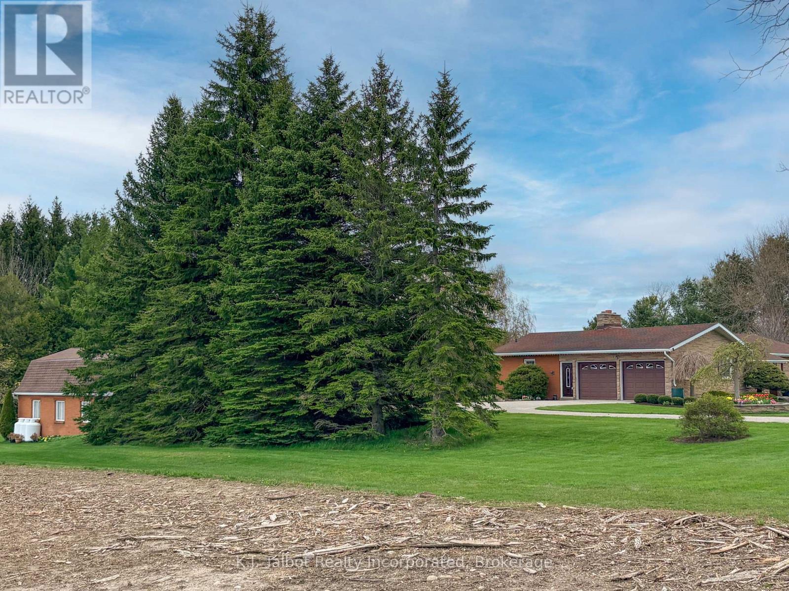 41342 Walton Road, Morris Turnberry, Ontario  N0K 1Z0 - Photo 5 - X12941224