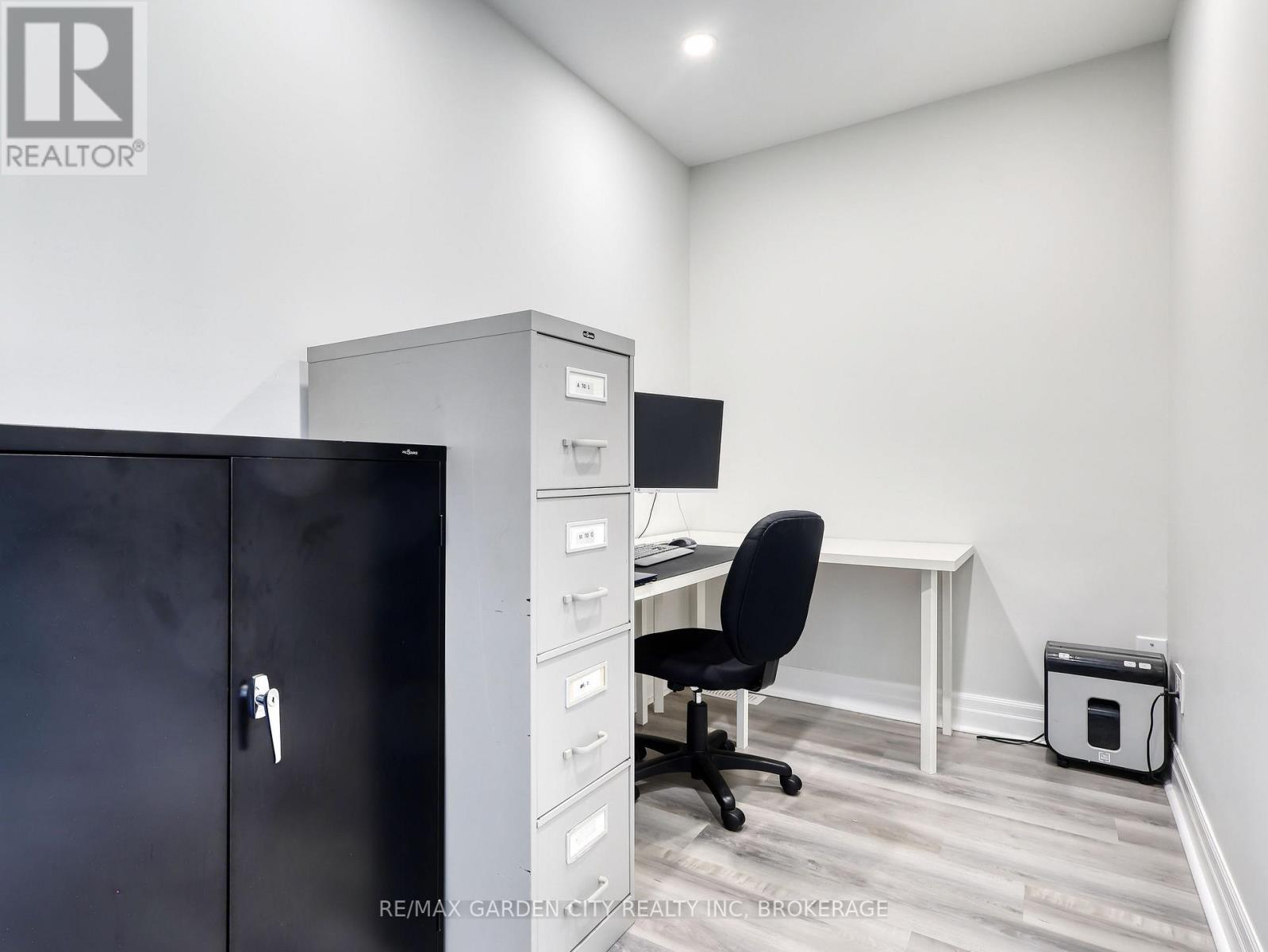 Main Floor Main Building - 141 Eastchester Avenue, St. Catharines, Ontario  L2P 2Z5 - Photo 15 - X13064534