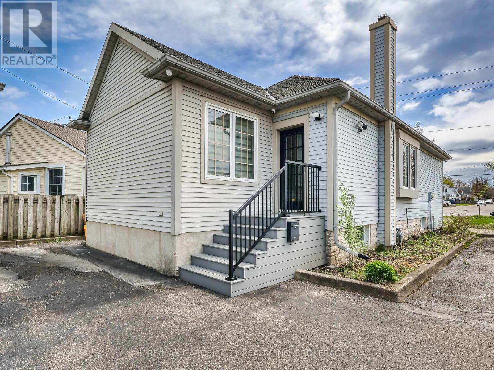 Main Floor Main Building - 141 Eastchester Avenue, St. Catharines, Ontario  L2P 2Z5 - Photo 22 - X13064534