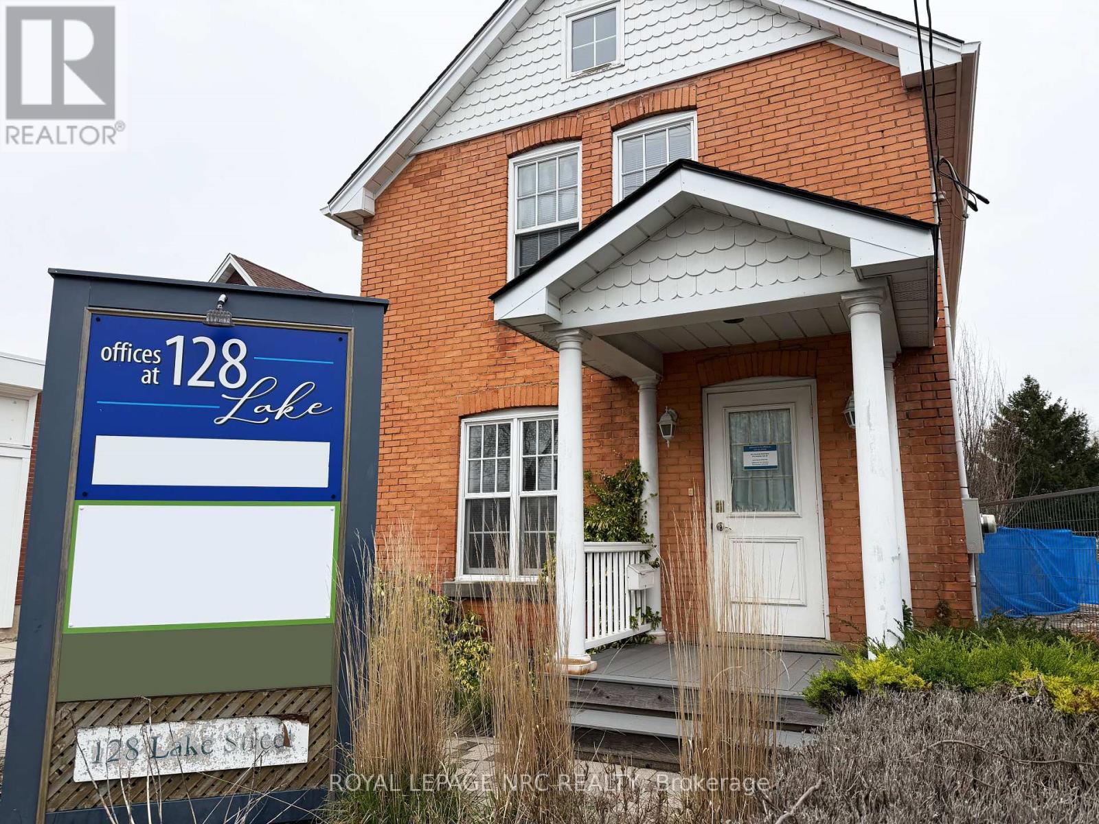 #1 - 128 Lake Street, St. Catharines, Ontario  L2R 5Y1 - Photo 2 - X13064676