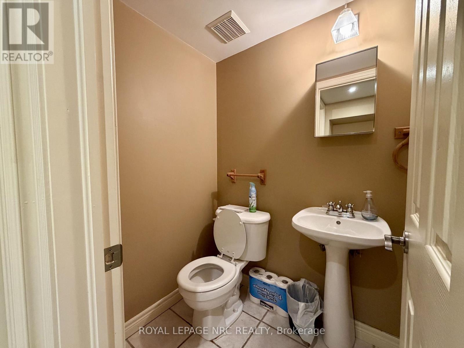 #1 - 128 Lake Street, St. Catharines, Ontario  L2R 5Y1 - Photo 24 - X13064676