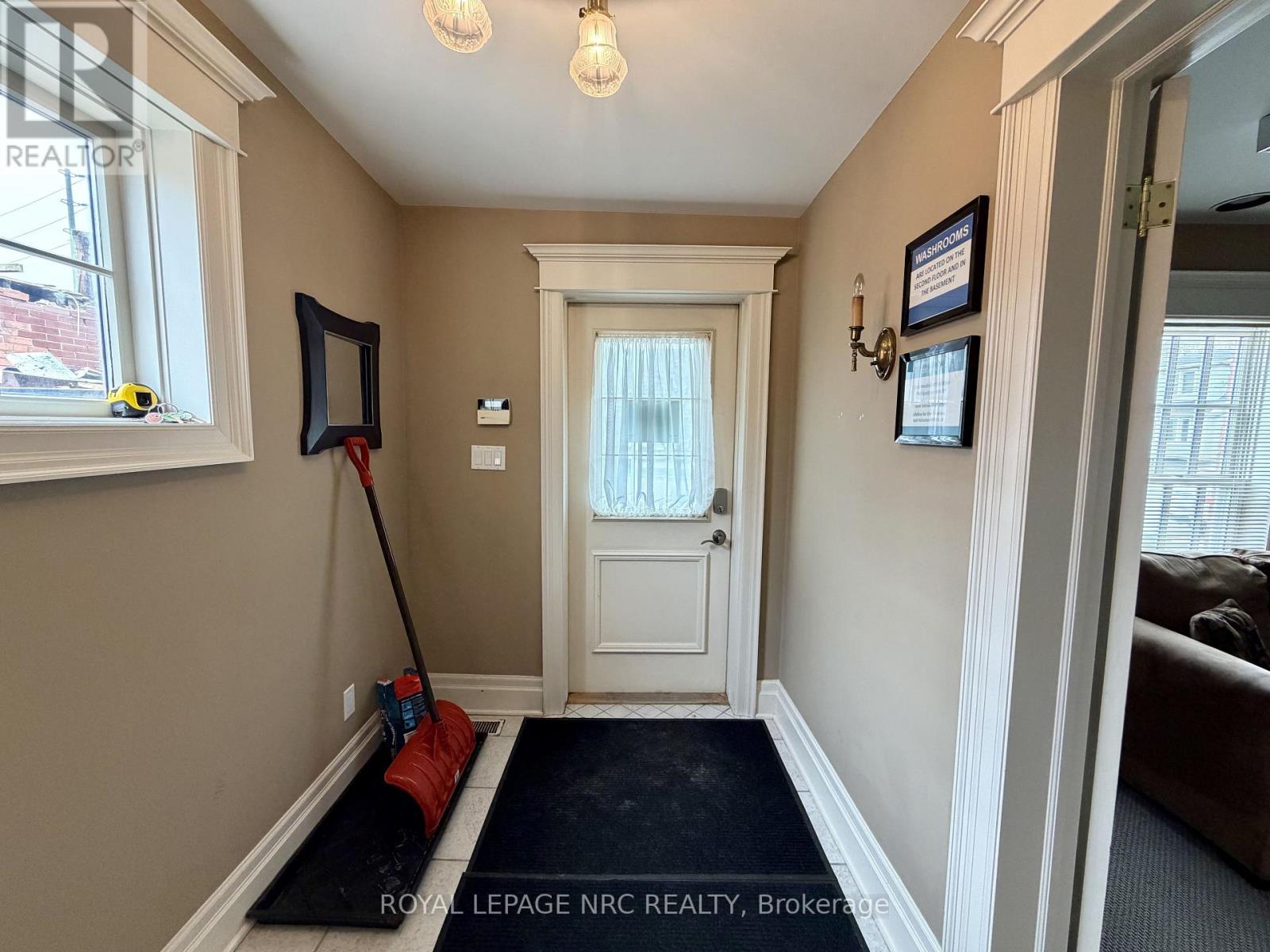 #1 - 128 Lake Street, St. Catharines, Ontario  L2R 5Y1 - Photo 6 - X13064676