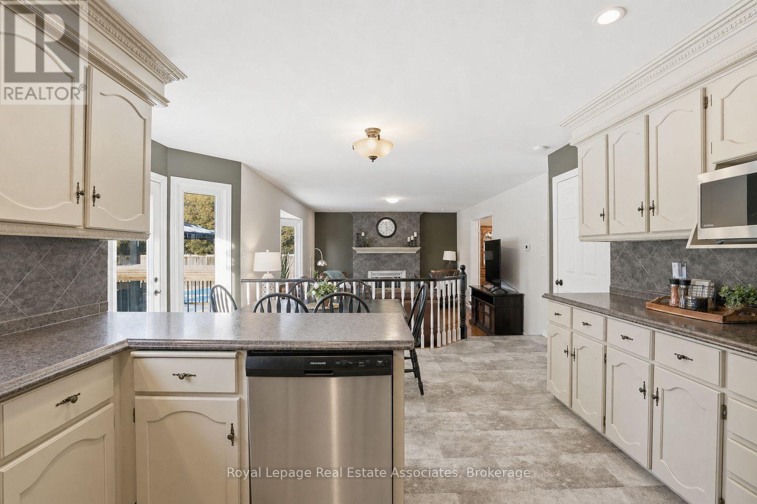 1 Meander Close, Hamilton, Ontario  L0R 1H1 - Photo 17 - X13062066