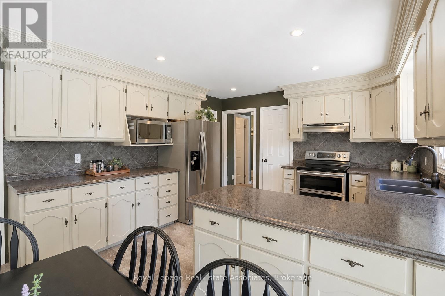 1 Meander Close, Hamilton, Ontario  L0R 1H1 - Photo 16 - X13062066