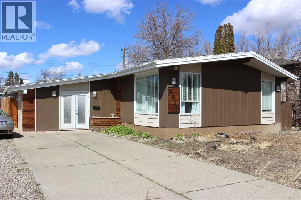 2811 13 Avenue S, Lethbridge, Alberta  T1K 0S9 - Photo 1 - A2305517