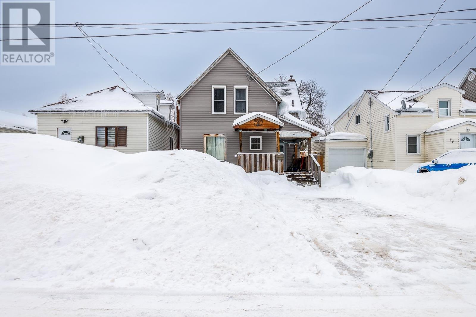 38 Algoma Ave, Sault Ste. Marie, Ontario  P6B 2P7 - Photo 2 - SM260075