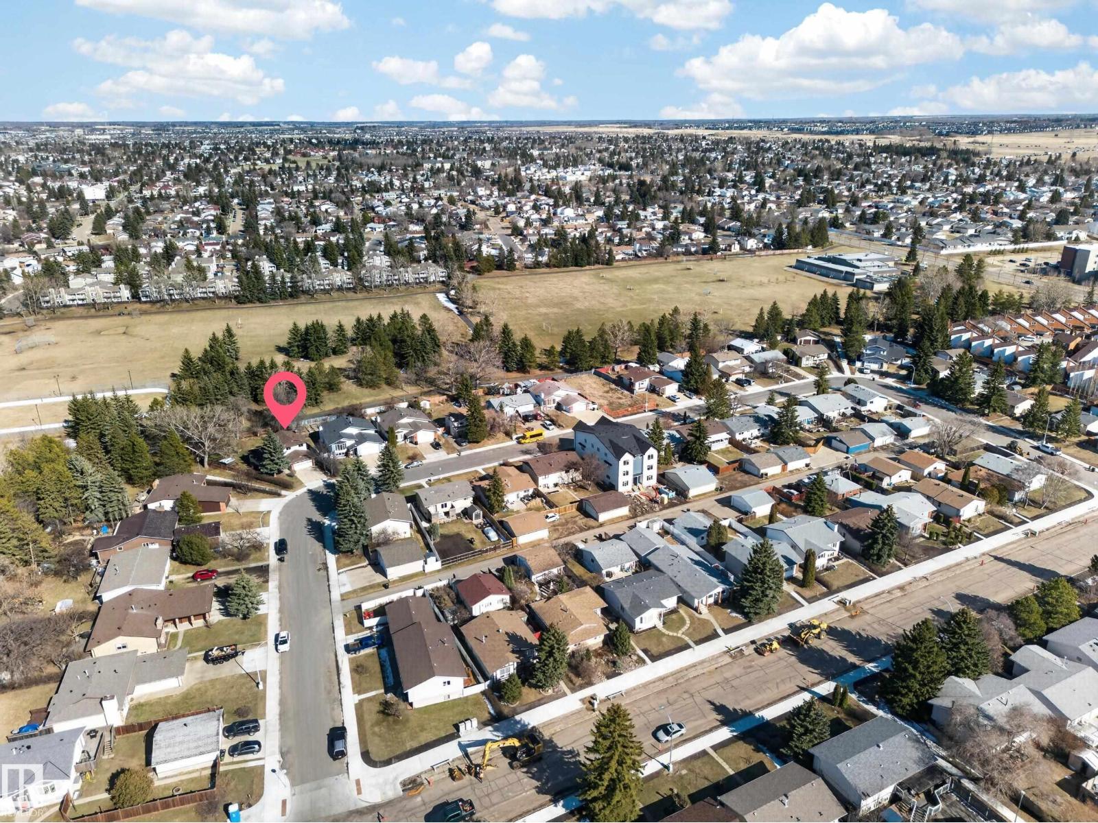 1767 61 St Nw, Edmonton, Alberta  T6L 1X5 - Photo 5 - E4484947