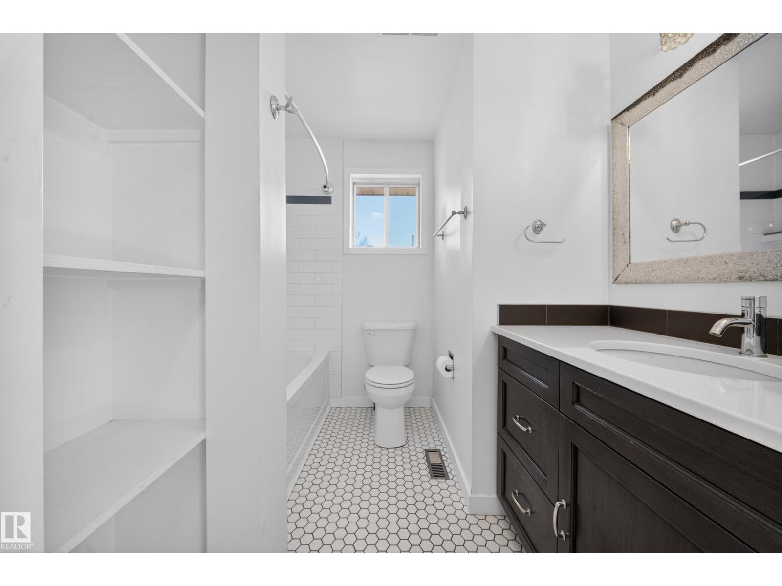 1767 61 St Nw, Edmonton, Alberta  T6L 1X5 - Photo 16 - E4484947