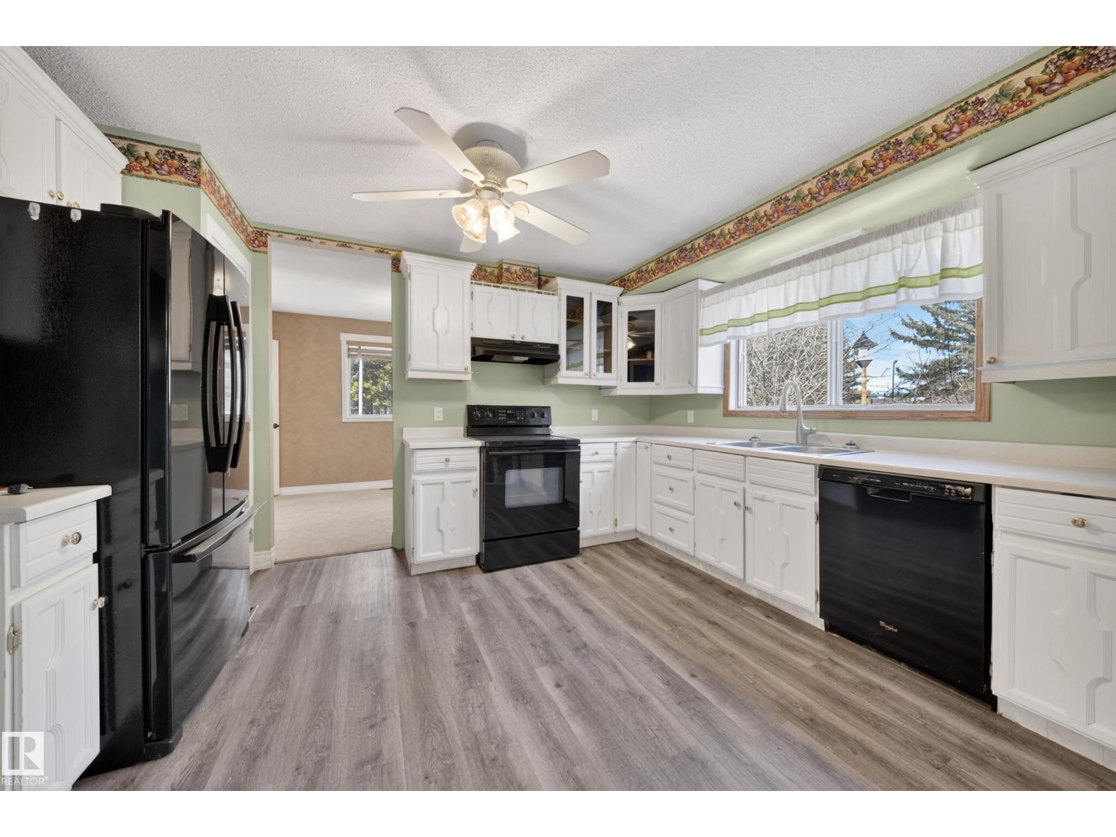 1767 61 St Nw, Edmonton, Alberta  T6L 1X5 - Photo 34 - E4484947