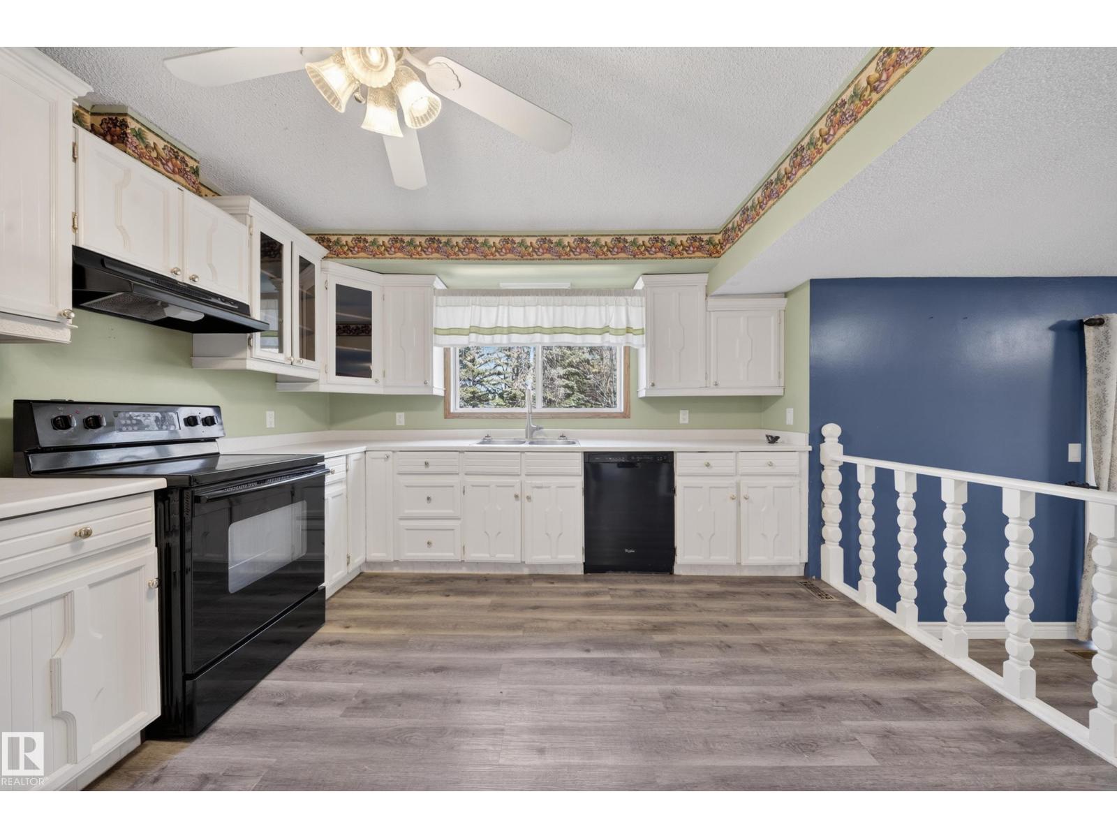 1767 61 St Nw, Edmonton, Alberta  T6L 1X5 - Photo 32 - E4484947