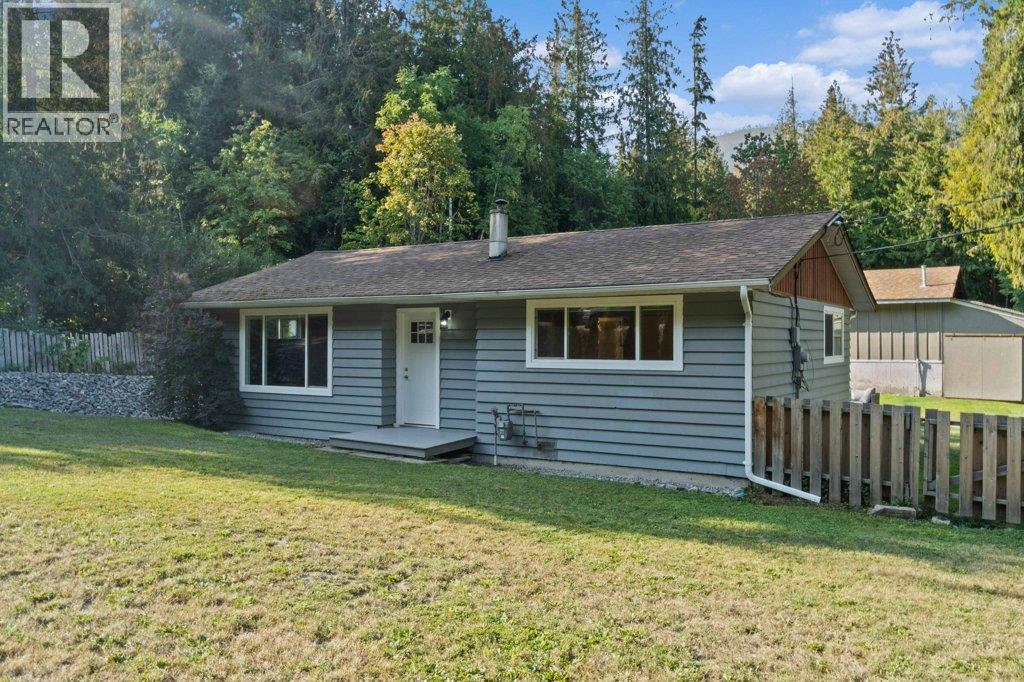 1294 Notch Hill Road, Sorrento, British Columbia  V0E 2W0 - Photo 2 - 10385439