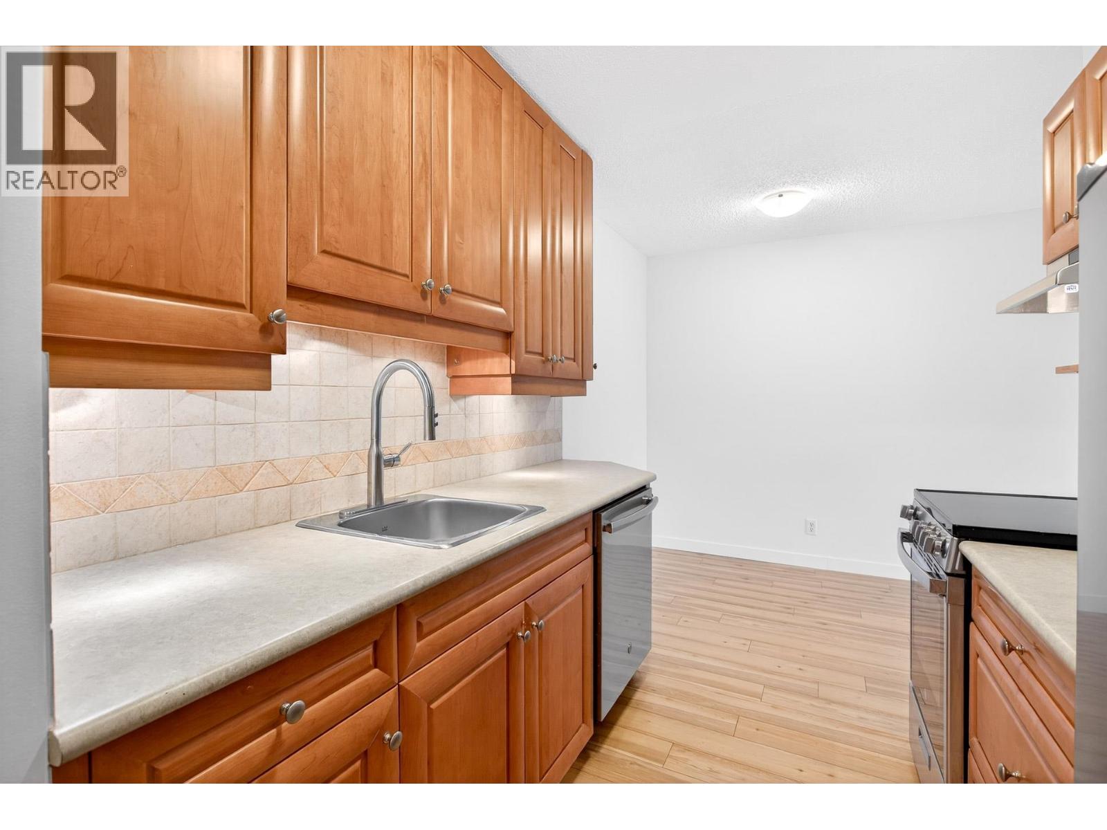 1306 2016 Fullerton Avenue, North Vancouver, British Columbia  V7N 3E9 - Photo 10 - R3117514