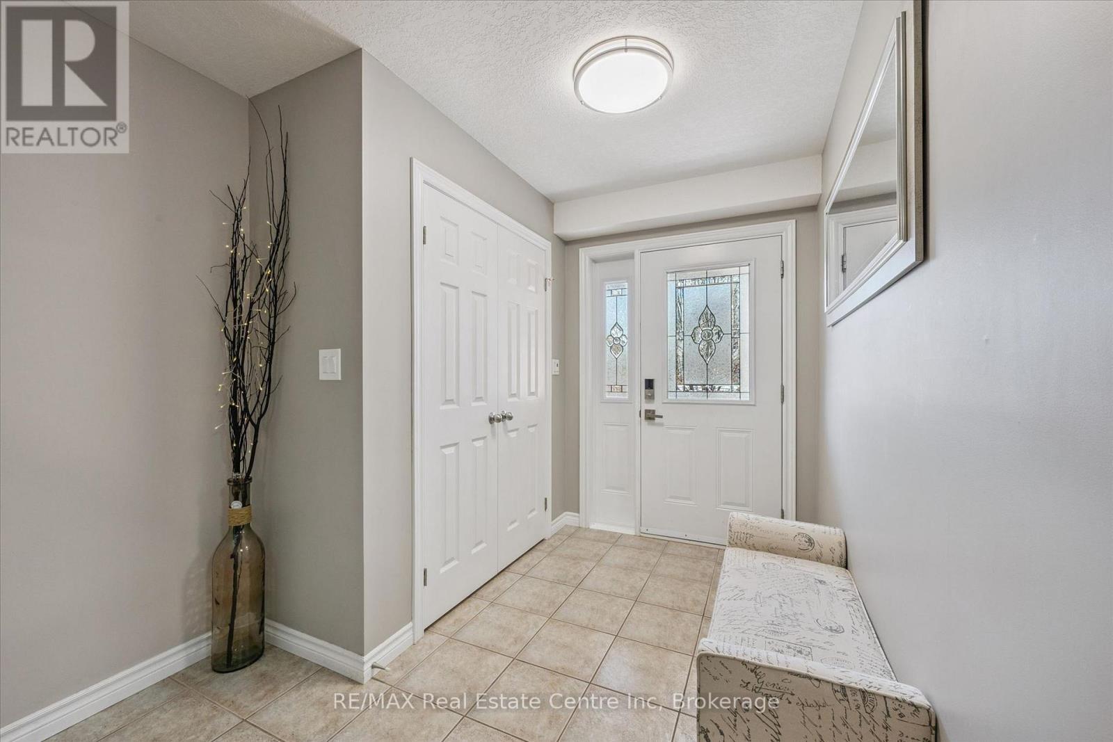 58 Clough Crescent, Guelph, Ontario  N1L 0G1 - Photo 4 - X13064574