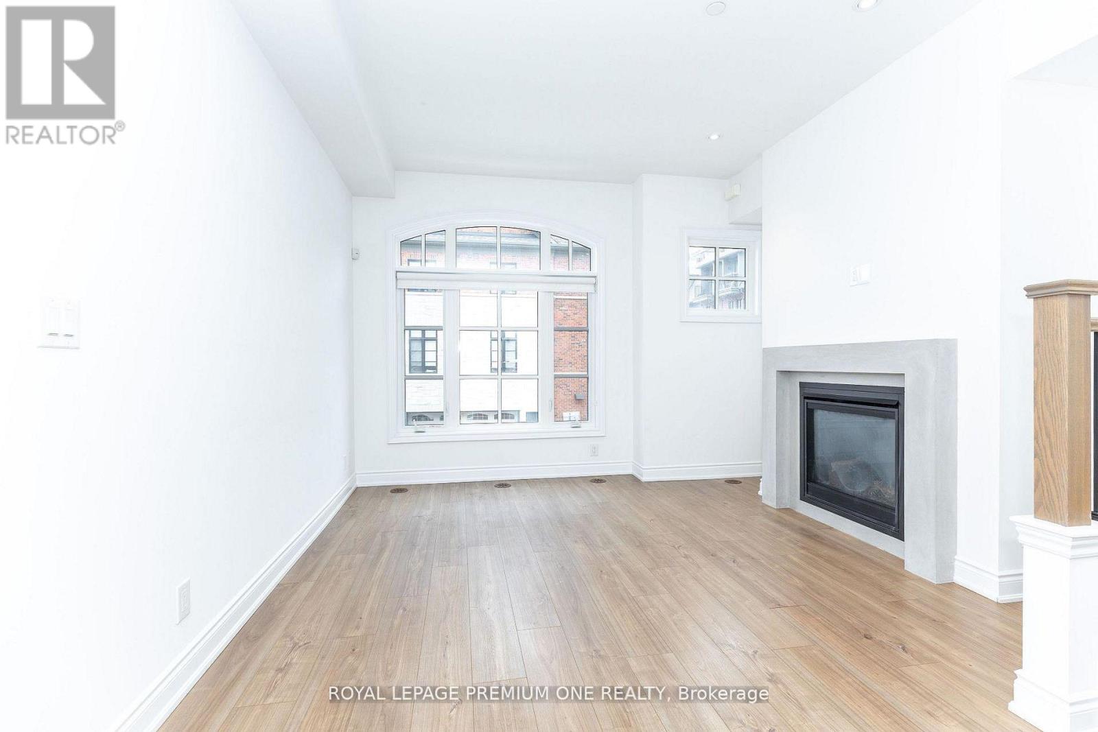 31 Salvador Allende Court, Toronto, Ontario  M6G 0A3 - Photo 15 - C13064640