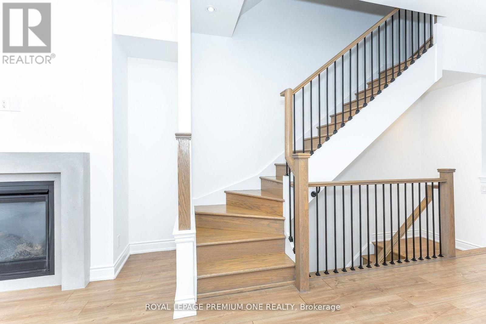 31 Salvador Allende Court, Toronto, Ontario  M6G 0A3 - Photo 16 - C13064640