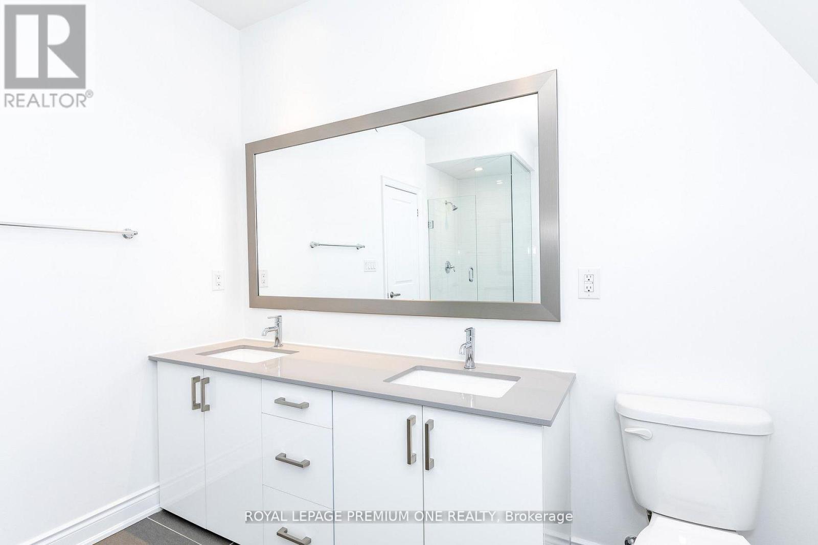 31 Salvador Allende Court, Toronto, Ontario  M6G 0A3 - Photo 33 - C13064640