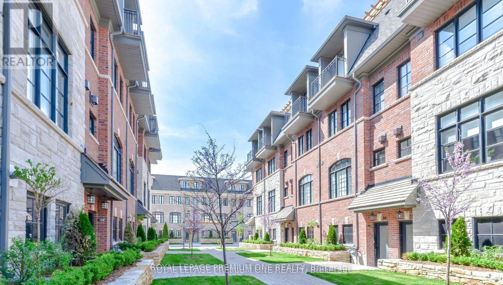 31 Salvador Allende Court, Toronto, Ontario  M6G 0A3 - Photo 4 - C13064640