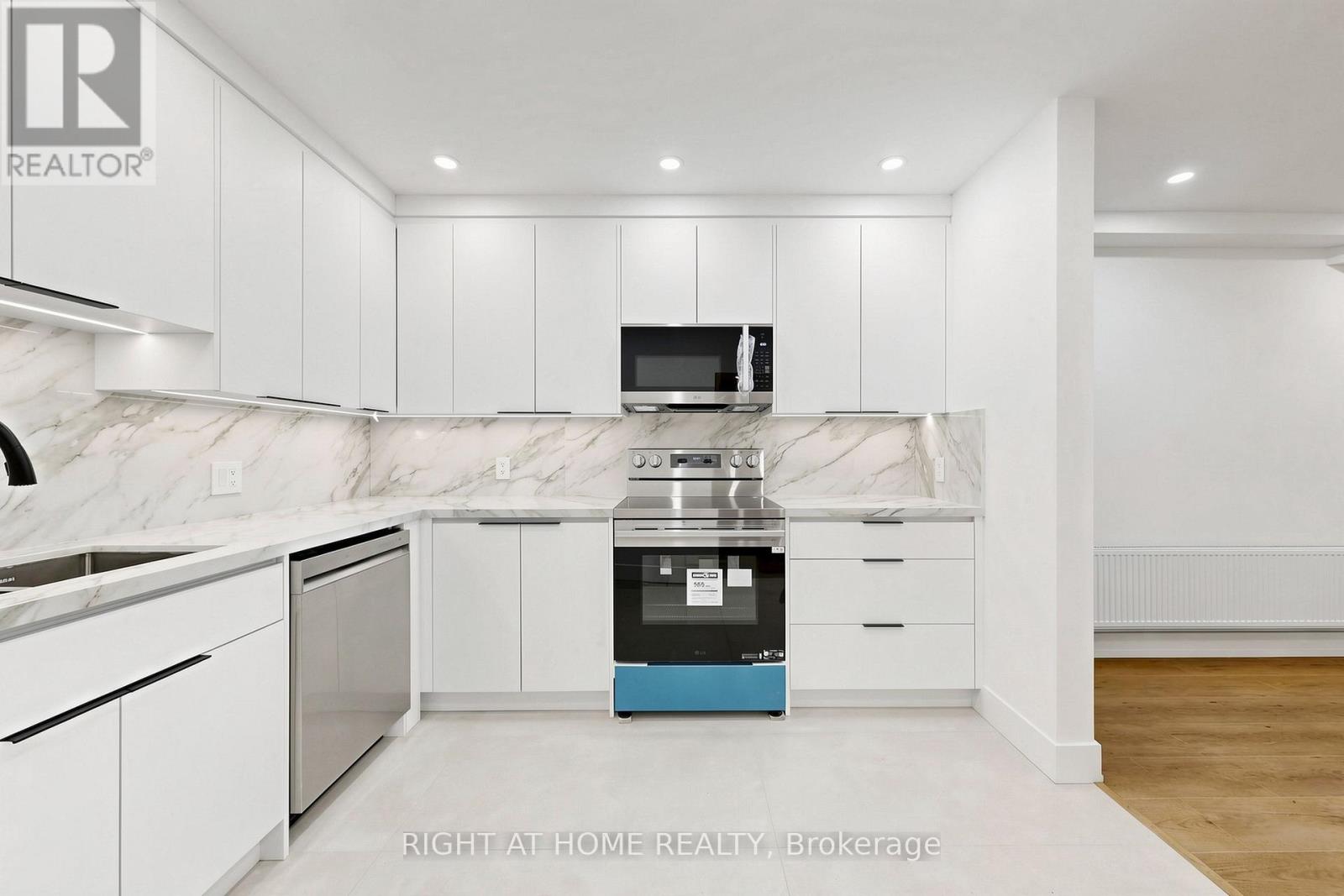 1 - 427 Lawrence Avenue W, Toronto, Ontario  M5M 1C3 - Photo 7 - C13064664