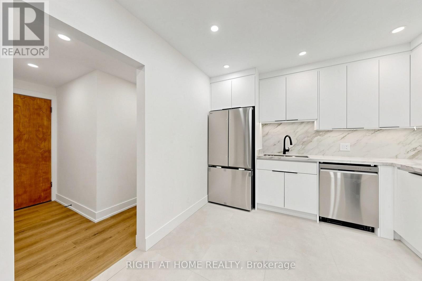 1 - 427 Lawrence Avenue W, Toronto, Ontario  M5M 1C3 - Photo 8 - C13064664