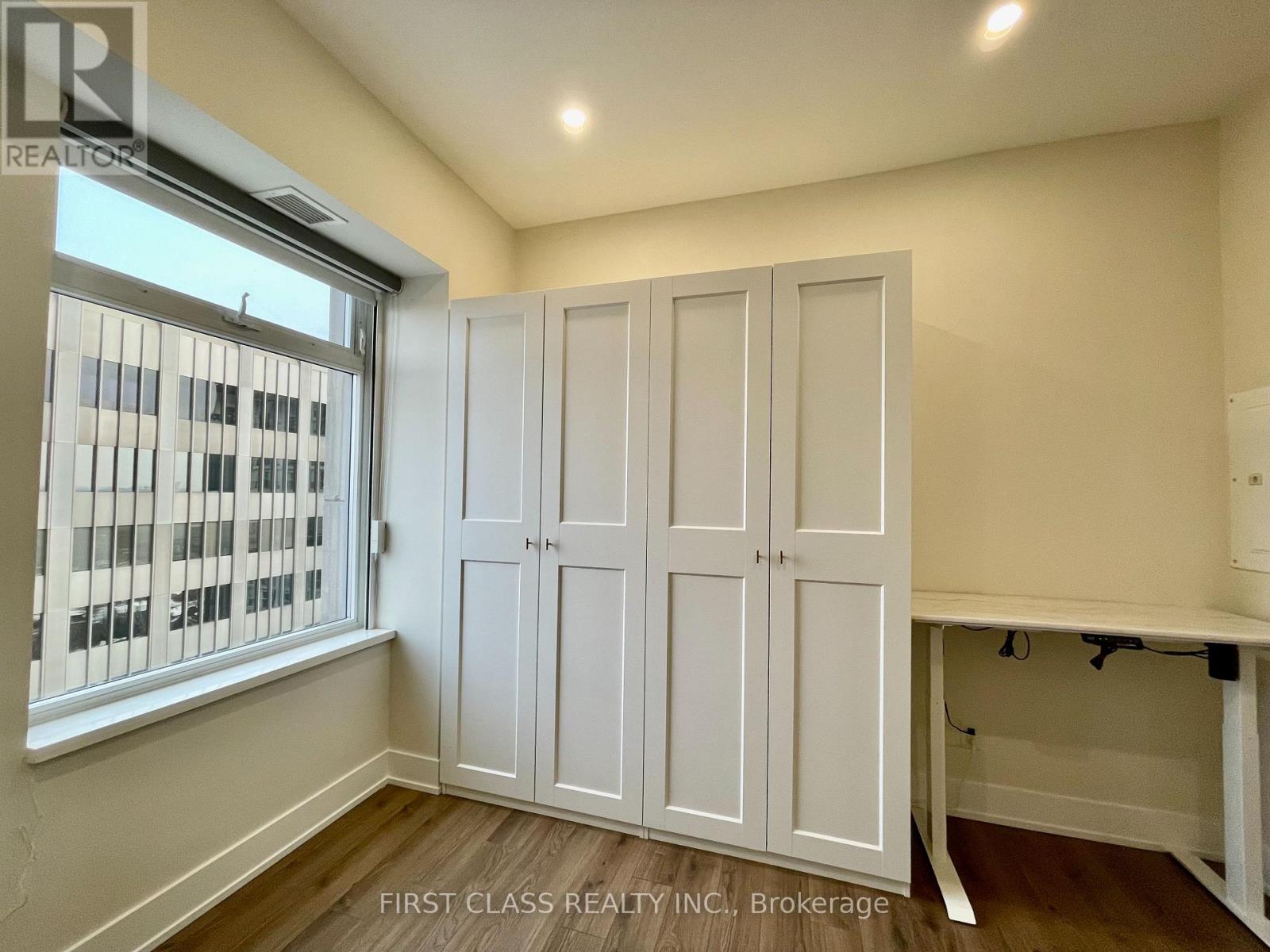 1505 - 111 St Clair Avenue W, Toronto, Ontario  M4V 1N5 - Photo 17 - C13064716
