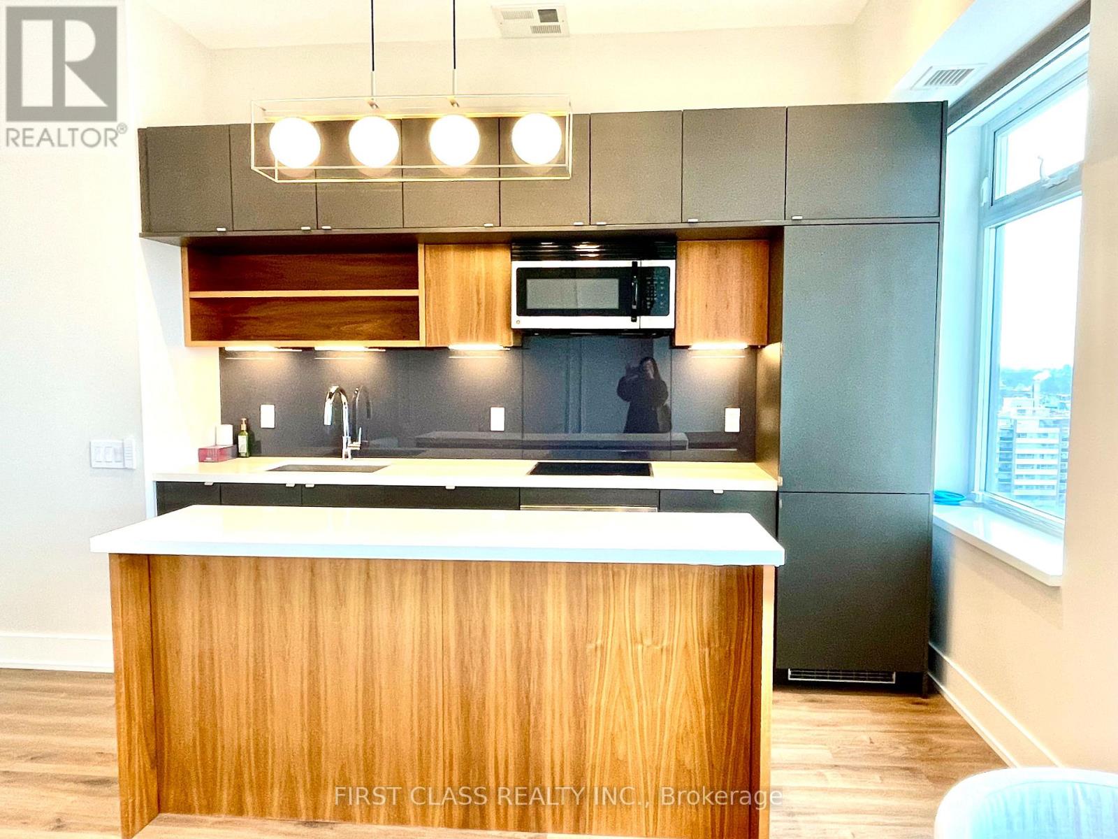 1505 - 111 St Clair Avenue W, Toronto, Ontario  M4V 1N5 - Photo 6 - C13064716