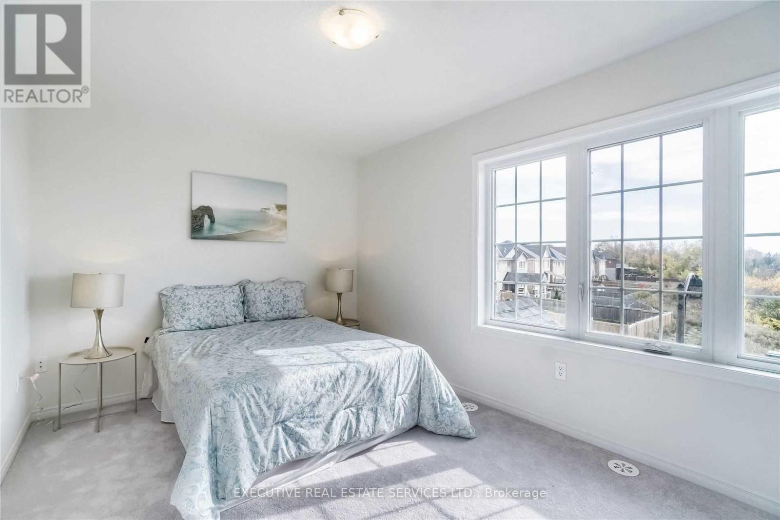 245 Royal Northern Path, Oshawa (Windfields), Ontario  L1L 0R6 - Photo 6 - E13064502