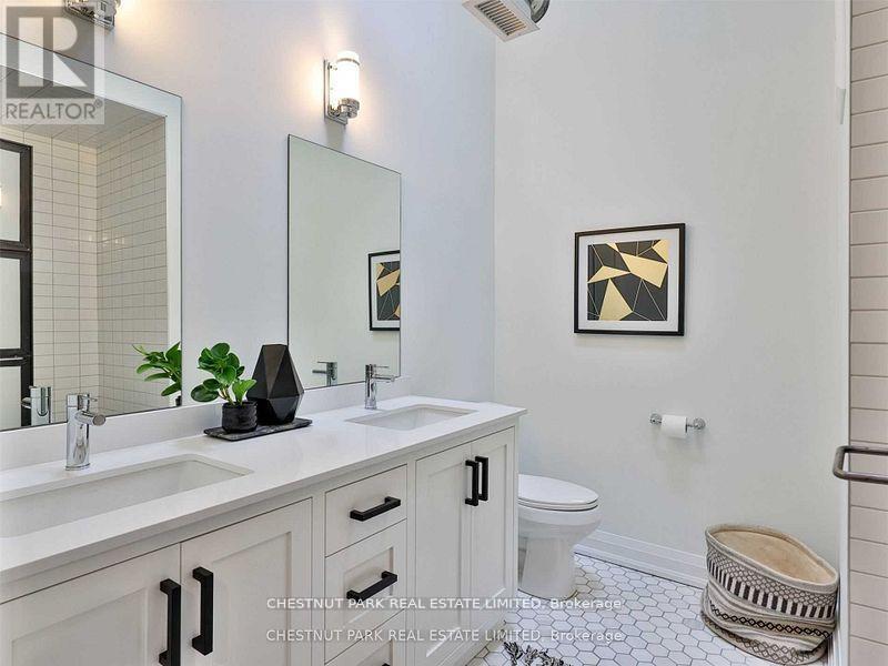 14 Allen Avenue, Toronto, Ontario  M4M 1T4 - Photo 18 - E13064566