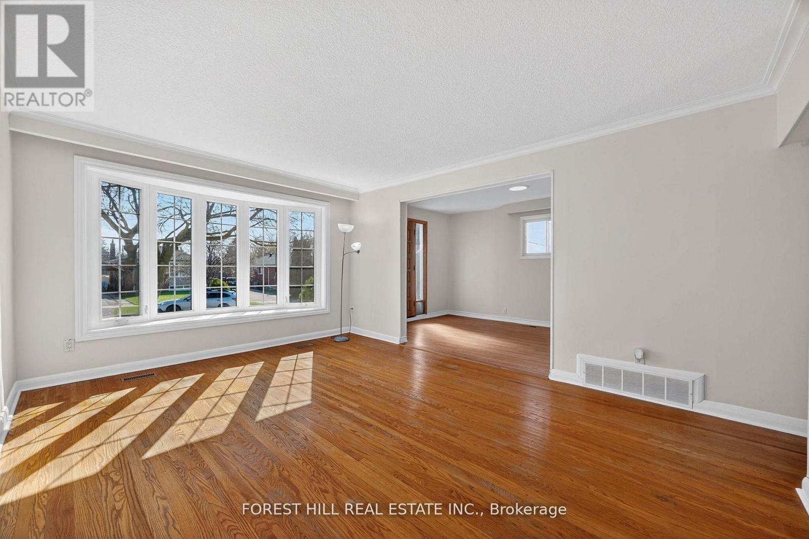 14 Stephenfrank Road, Toronto, Ontario  M1P 3W3 - Photo 7 - E13064652