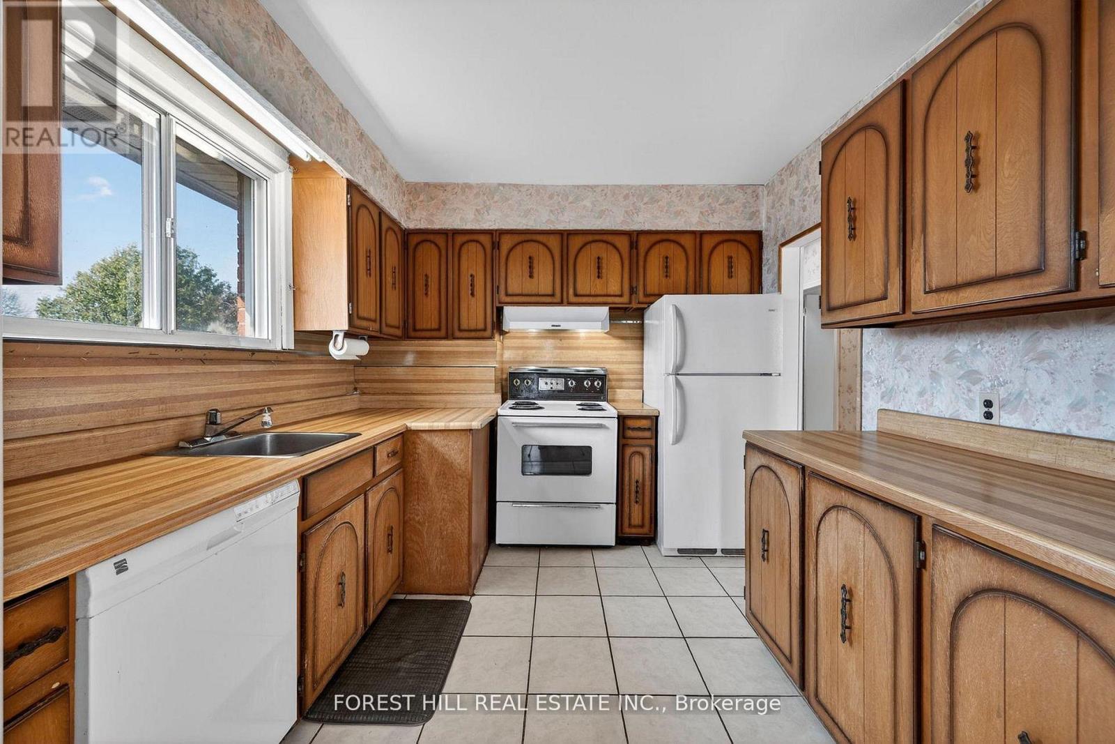 14 Stephenfrank Road, Toronto, Ontario  M1P 3W3 - Photo 8 - E13064652