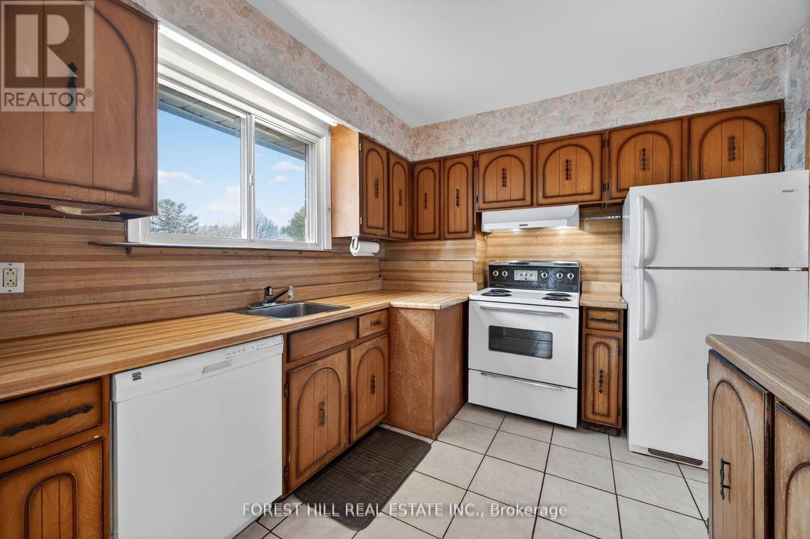 14 Stephenfrank Road, Toronto, Ontario  M1P 3W3 - Photo 9 - E13064652