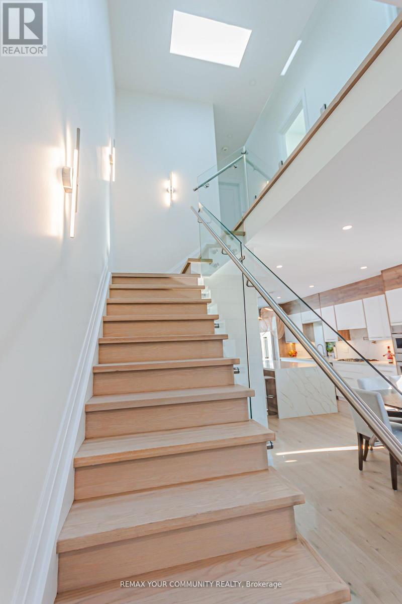 89 Gainsborough Road, Toronto, Ontario  M4L 3C3 - Photo 3 - E13064724