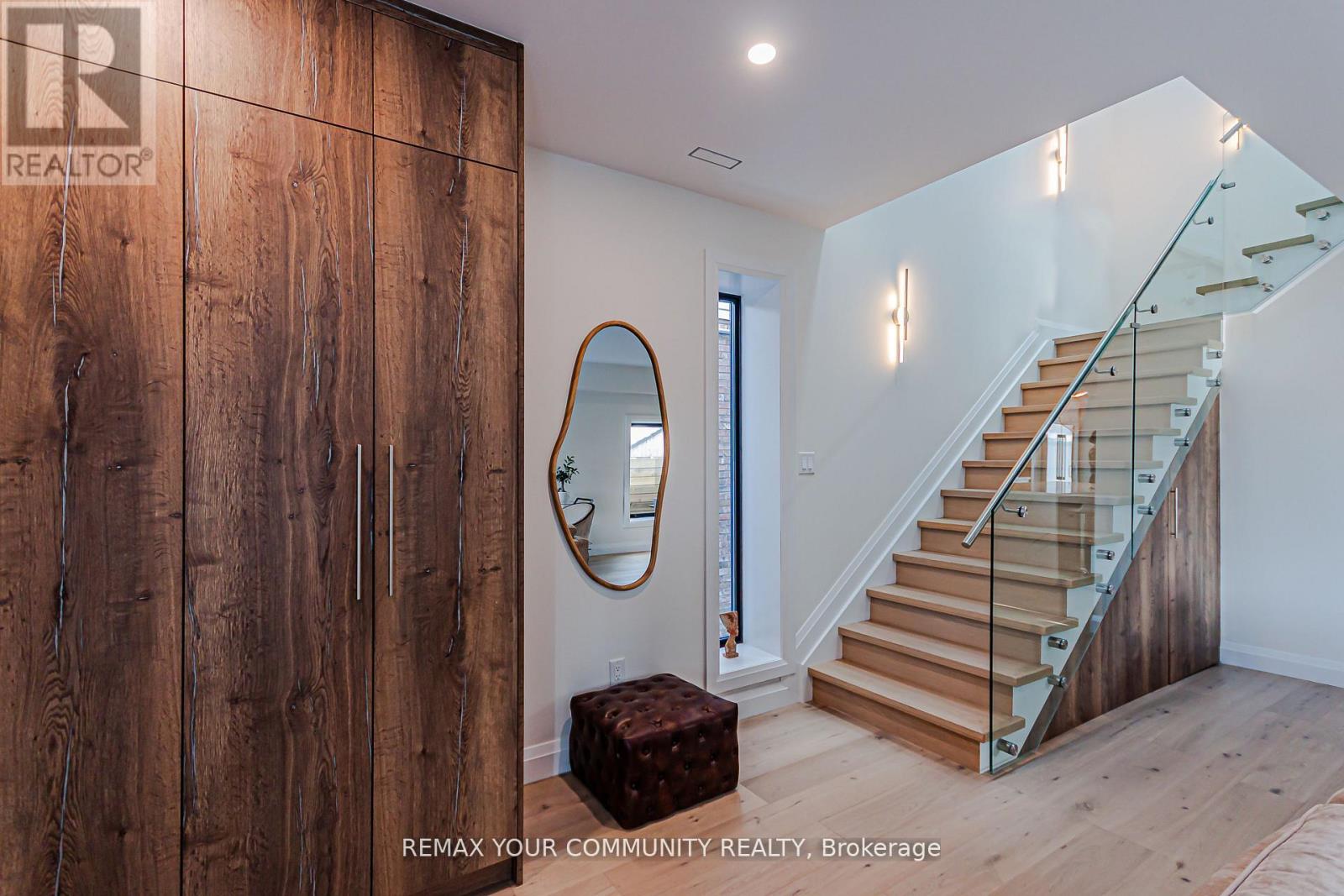 89 Gainsborough Road, Toronto, Ontario  M4L 3C3 - Photo 4 - E13064724