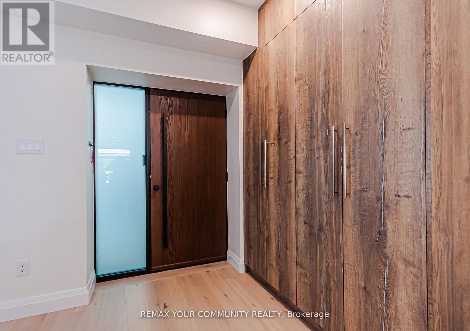 89 Gainsborough Road, Toronto, Ontario  M4L 3C3 - Photo 5 - E13064724