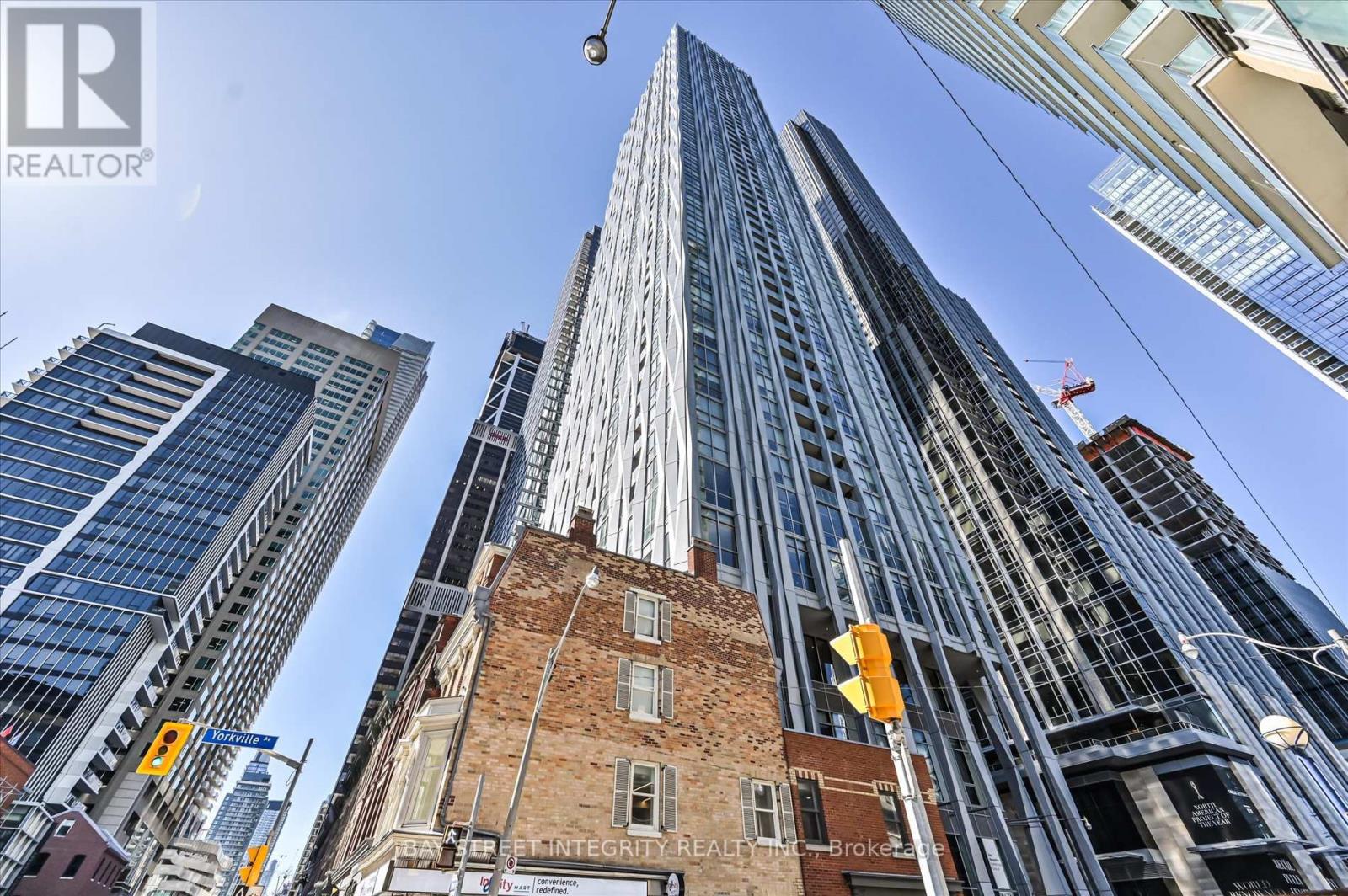 3208 - 1 YORKVILLE AVENUE, Toronto, Ontario