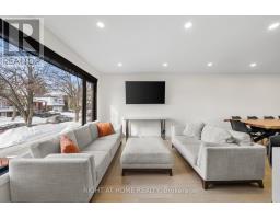 9 THISTLEWAITE CRESCENT, Toronto, Ontario