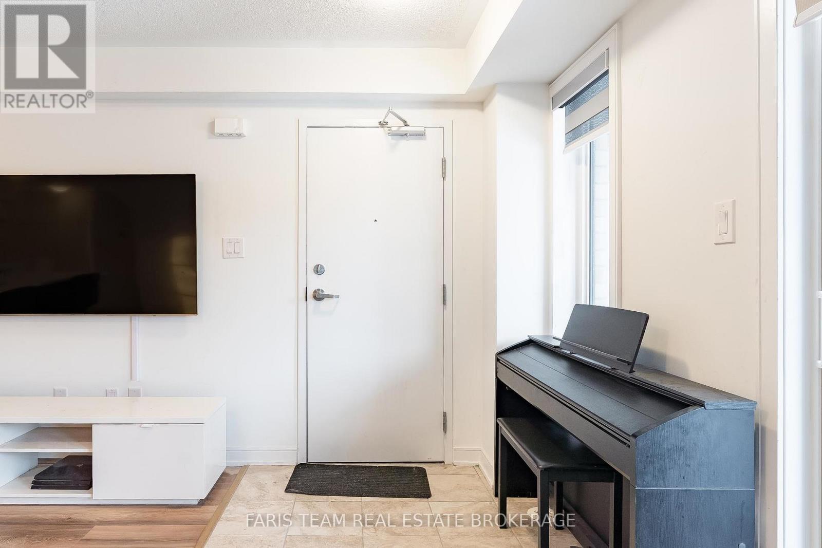 39 Appletree Lane, Barrie, Ontario  L9J 0P1 - Photo 6 - S13064624