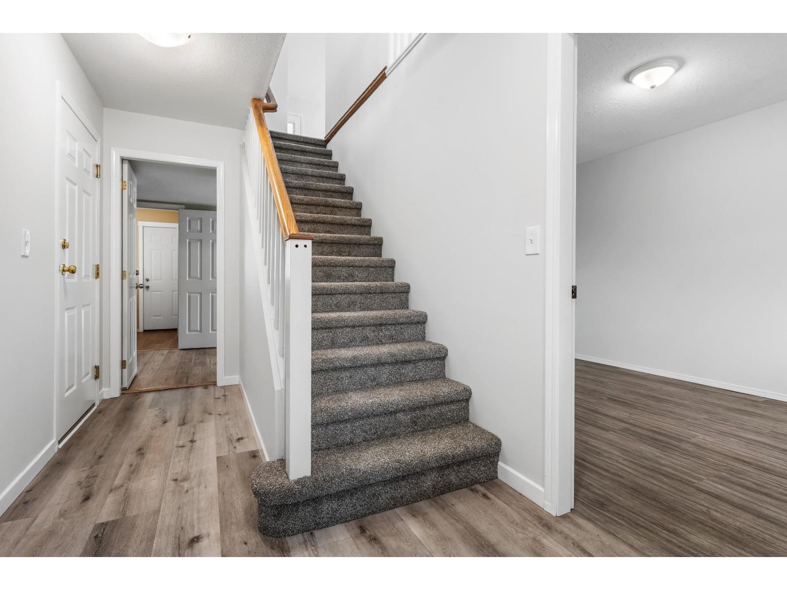 44662 Cumberland Avenue, Sardis South, Chilliwack, British Columbia  V2R 3B6 - Photo 5 - R3117044