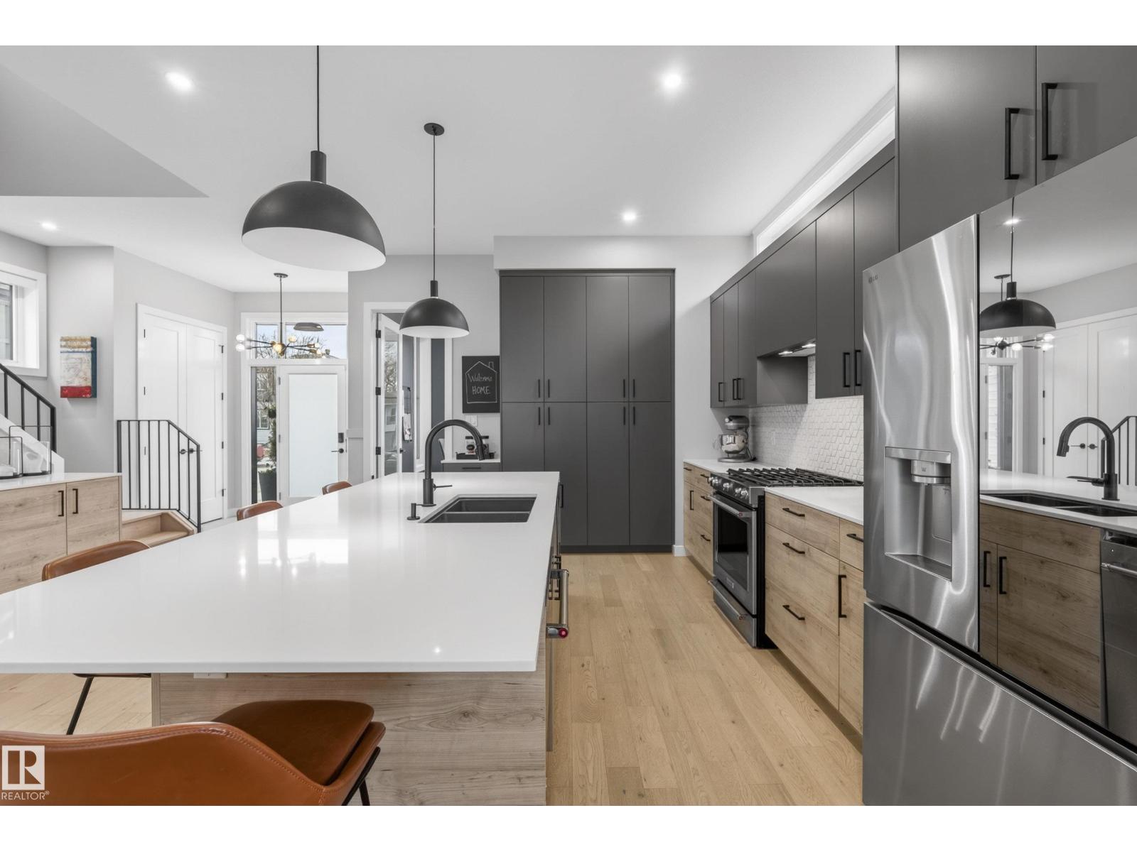 8738 89 Av Nw, Edmonton, Alberta  T6C 1N7 - Photo 9 - E4484957