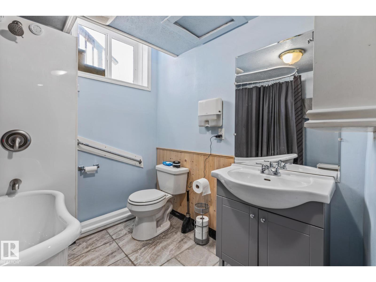 318 Main St, Ferintosh, Alberta  T0B 1M0 - Photo 36 - E4483204