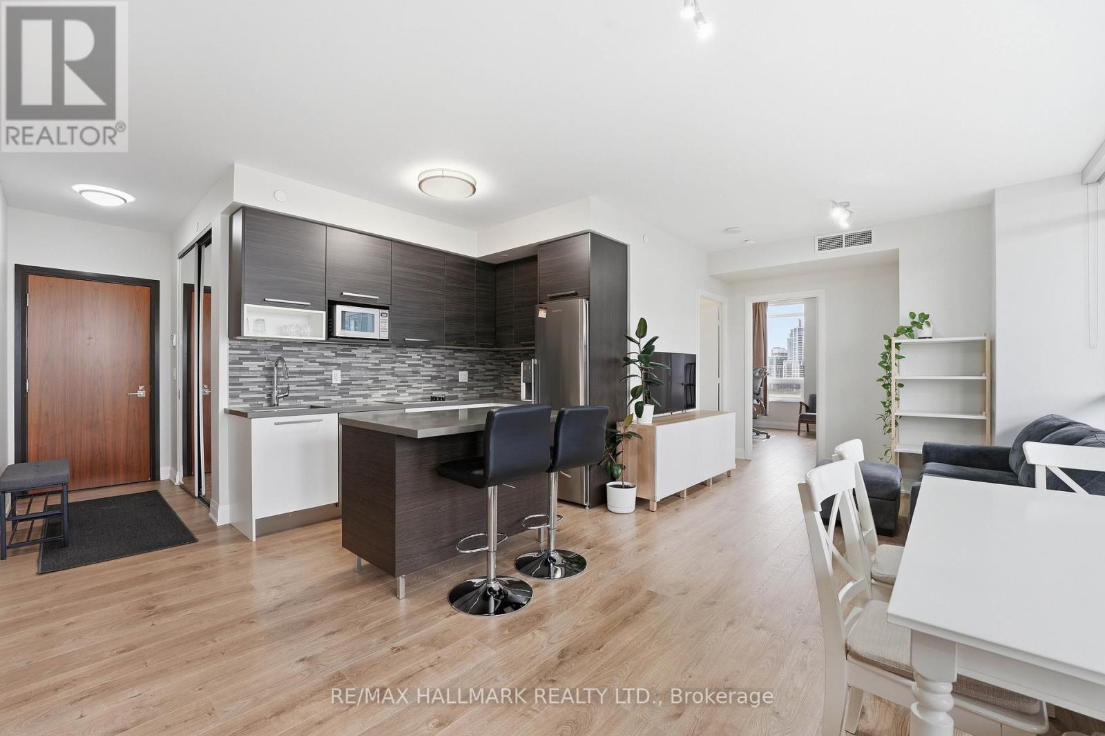 10 - 36 PARK LAWN ROAD, Toronto, Ontario